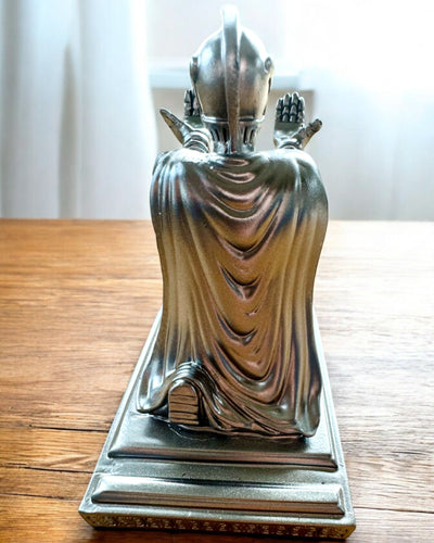 Suport Cavaleresc pentru telefon sau stilou, posibilitate de personalizare cu gravură pentru cadou