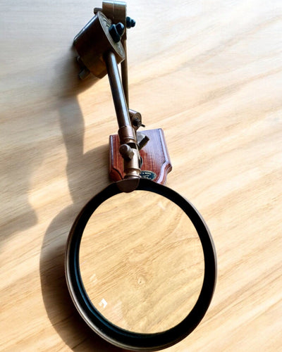 Lupă artizanală „Royal Magnifier” cu suport și mâner reglabil - posibilitate de personalizare cu gravură pentru cadou