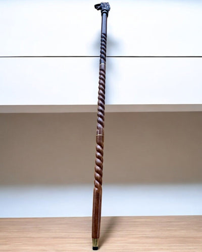 Baston de mers sculptat manual – Păzitorul Lup, din lemn, cu posibilitate de personalizare prin gravură