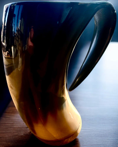 Kompaktowy, 350 ml, Kufel Rzeźbiony Majstersztyk z możliwością personalizowania grawerem - 2 warianty kolorystyczne