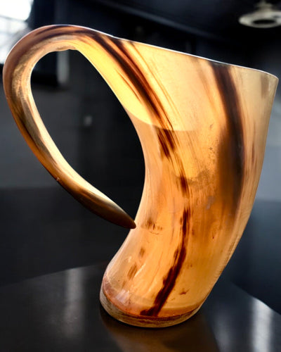 Kompaktowy, 350 ml, Kufel Rzeźbiony Majstersztyk z możliwością personalizowania grawerem - 2 warianty kolorystyczne