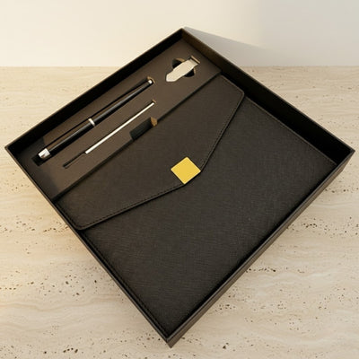 Set cadou elegant Premium – agendă A5 cu pix și pendrive 16GB în cutie – negru-auriu – EE9