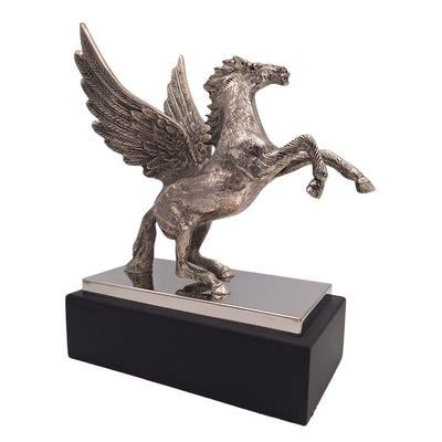 Figurka dekoracyjna Pegaz z aluminium na stalowo-drewnianej podstawie, personalizowany grawer, elegancki prezent dla miłośników mitologii greckiej, wysokość 36 cm, kolor srebrny z czarną podstawą