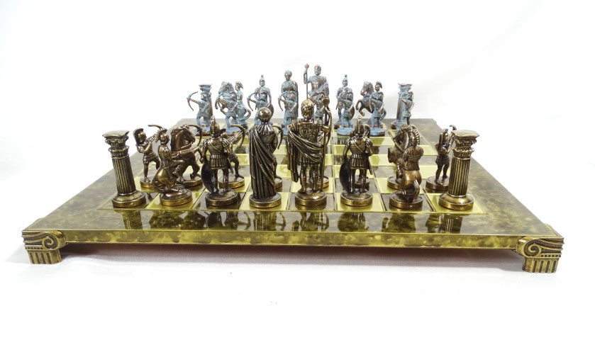 Șah din alamă Arcași 44x44cm, cu posibilitate de personalizare prin gravură - cadou de lux pentru pasionații de mitologie și strategie, piese realizate manual de înaltă calitate