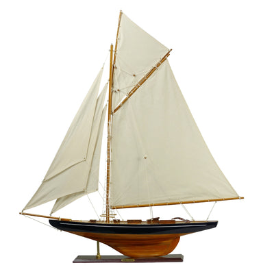 Model jachtu Columbia z ożaglowaniem gaflowym, wysokość 104 cm, drewniany, z możliwością personalizacji grawerem