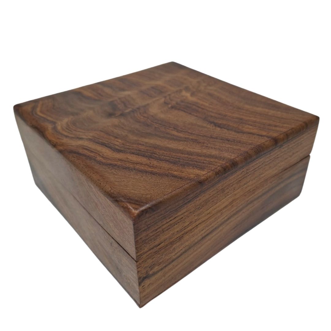 Cutie elegantă din lemn cu inserție bleumarin 14x14x6,5 cm, cu posibilitate de personalizare prin gravură