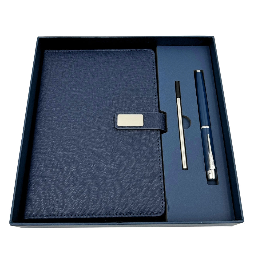 Agendă A5 elegantă din piele bleumarin, cu stilou și gravură personalizată, în cutie cadou