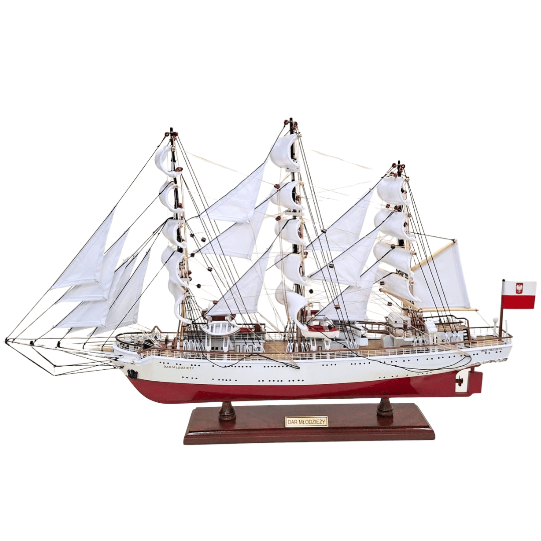Model exclusiv al velierului Dar Młodzieży XXL 71 cm, posibilitate de personalizare prin gravură
