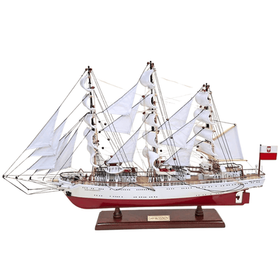 Model exclusiv al velierului Dar Młodzieży XXL 71 cm, posibilitate de personalizare prin gravură