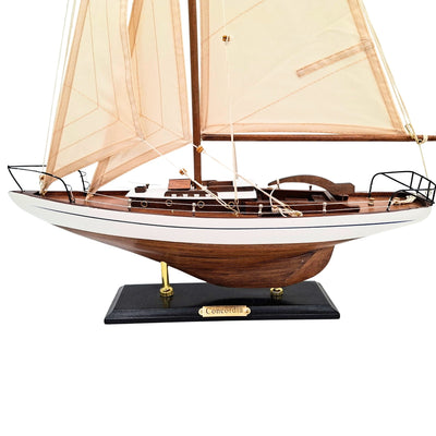 Model de iaht cu vele de 66 cm, cu posibilitate de personalizare prin gravură