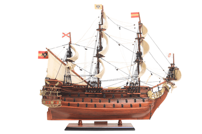 Model exclusiv al velierului San Felipe – SF4, posibilitate de personalizare prin gravură