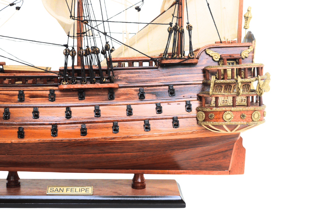 Model exclusiv al velierului San Felipe – SF4, posibilitate de personalizare prin gravură