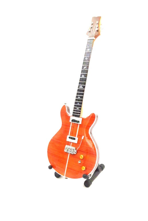 Mini gitara w stylu Carlos Santana z możliwością personalizacji grawerem, doskonały prezent dla miłośników muzyki, wysokość 24,5 cm, drewno mahoniowe, kolekcjonerski produkt dekoracyjny