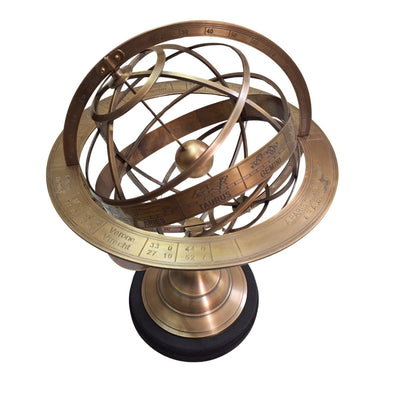 Astrolab din alamă cu gravură – decorațiune elegantă pentru birou, cu înălțimea de 52 cm