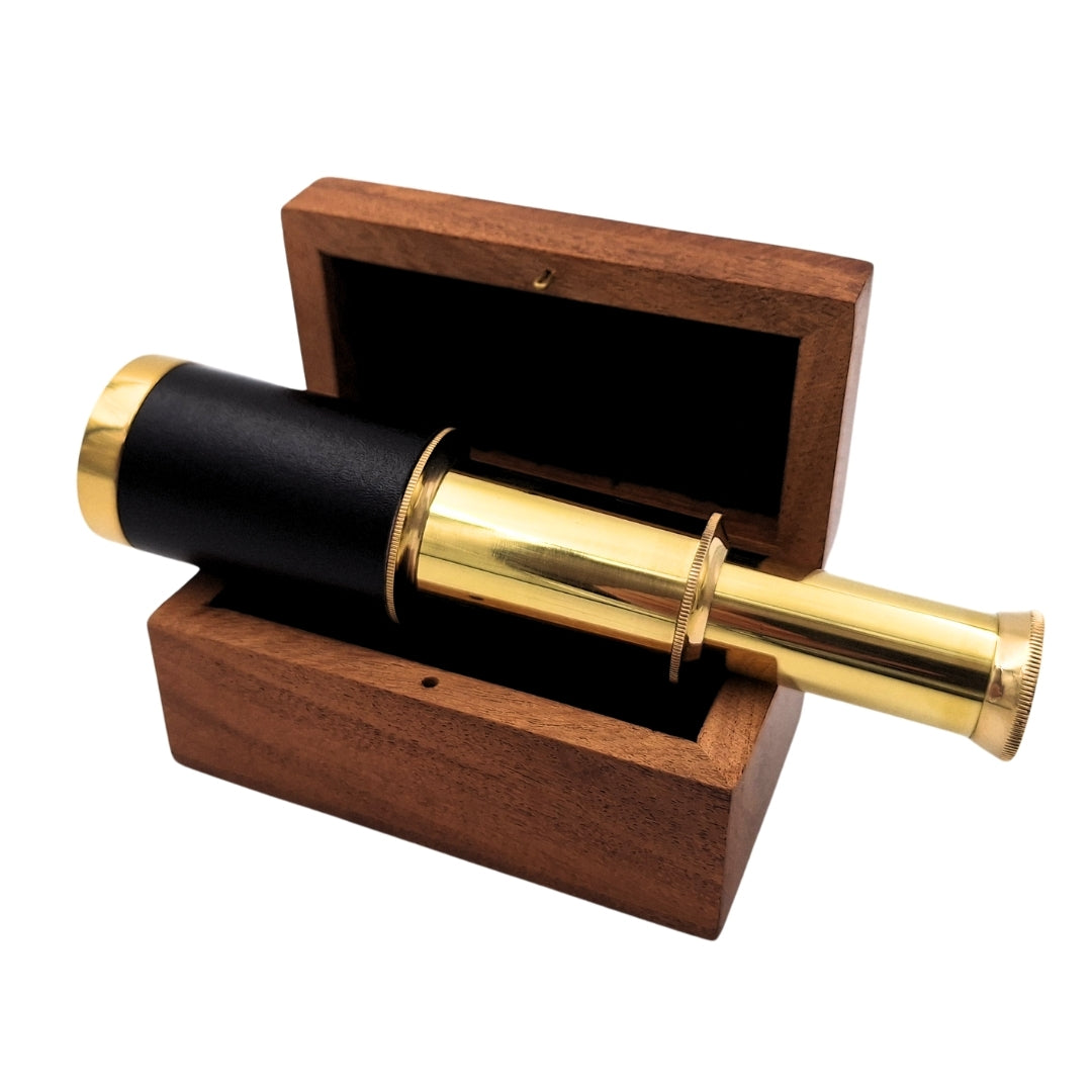 Luneta Mosiężna Retro z Grawerem w Drewnianym Pudełku