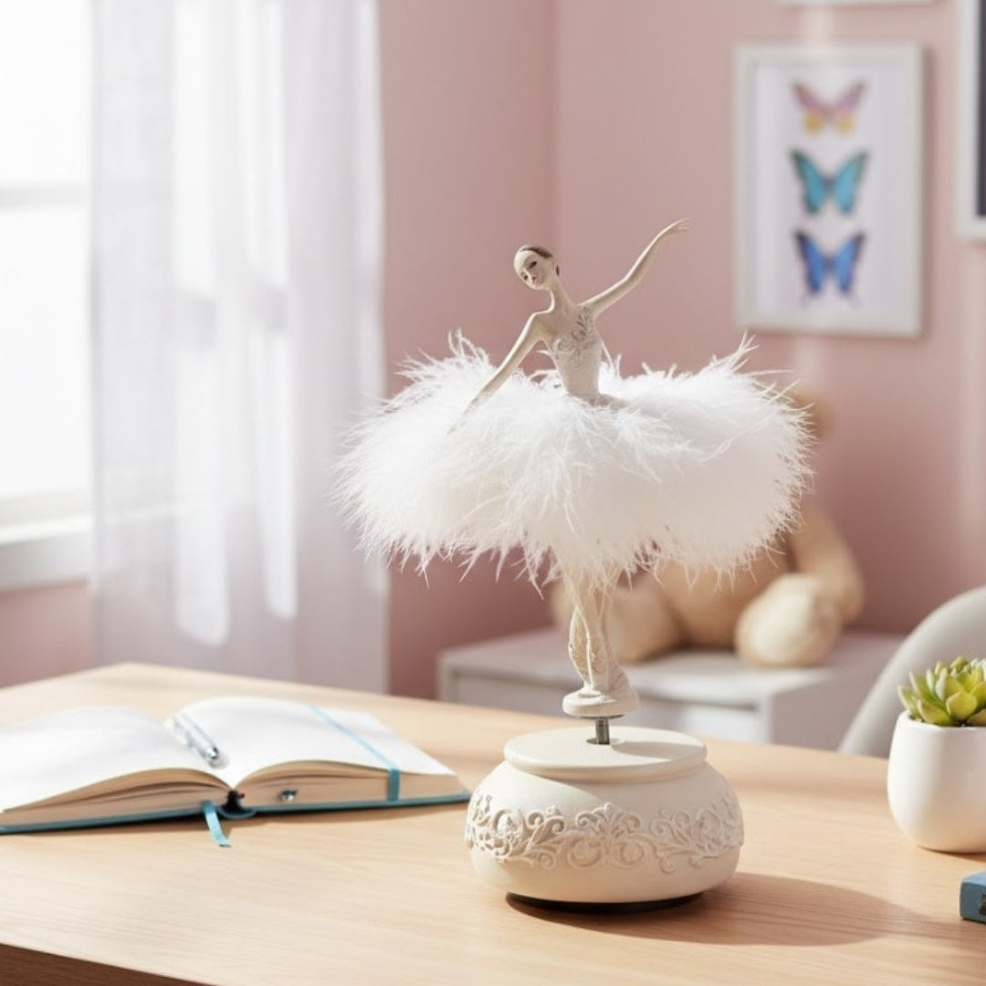 Cutie muzicală Balerina Regina Zăpezii mobilă 23,5 cm cu gravură