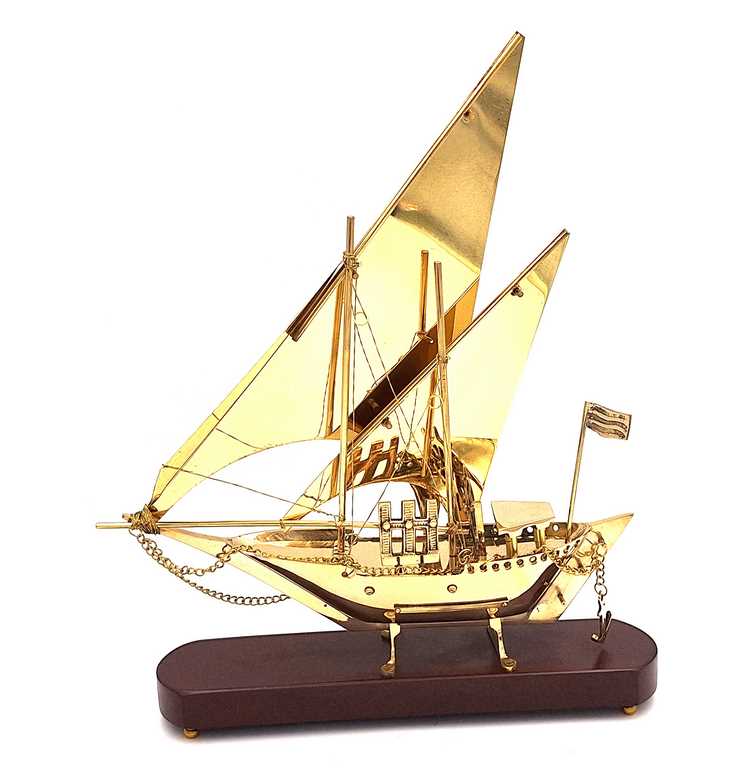 Model de navă din alamă pe bază din lemn, 43 cm, cu posibilitate de personalizare prin gravură