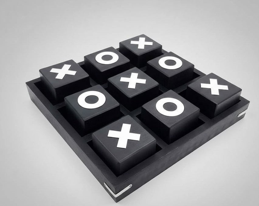 Joc X și 0 mare din lemn 24x24cm, cu posibilitate de personalizare prin gravură - joc de strategie elegant pentru cadou - combinație clasică alb-negru, lemn de înaltă calitate