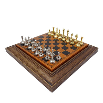 Șah magnetic exclusiv din metal Italfama 18x18 cm cu posibilitate de personalizare prin gravură – cadou elegant pentru orice ocazie, tablă de șah maro-neagră cu piese aurii-argintii