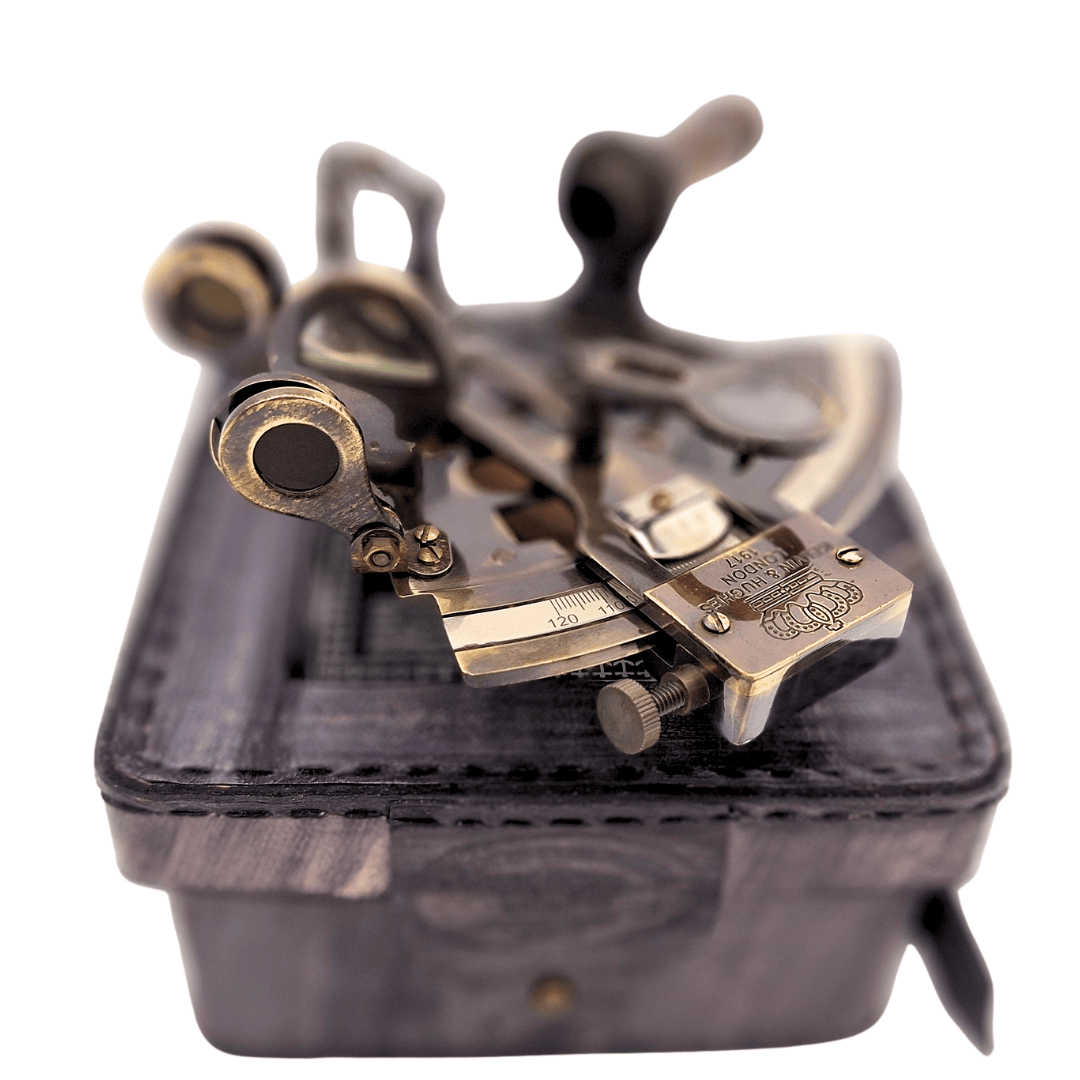 Sextant din alamă cu gravură personalizată în cutie din piele