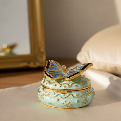 Cutie exclusivistă pentru bijuterii casetă - fluture cu cristale - B0782-00BL