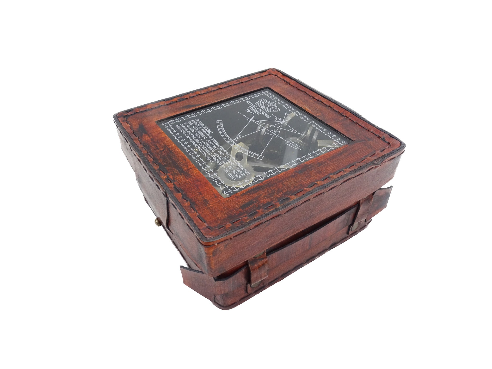 Sextant din alamă cu gravură în cutie din piele - replică din 1917, ideal ca dar pentru marinari și astronomi, dimensiuni 13x12x6 cm, antic, material: alamă și sticlă