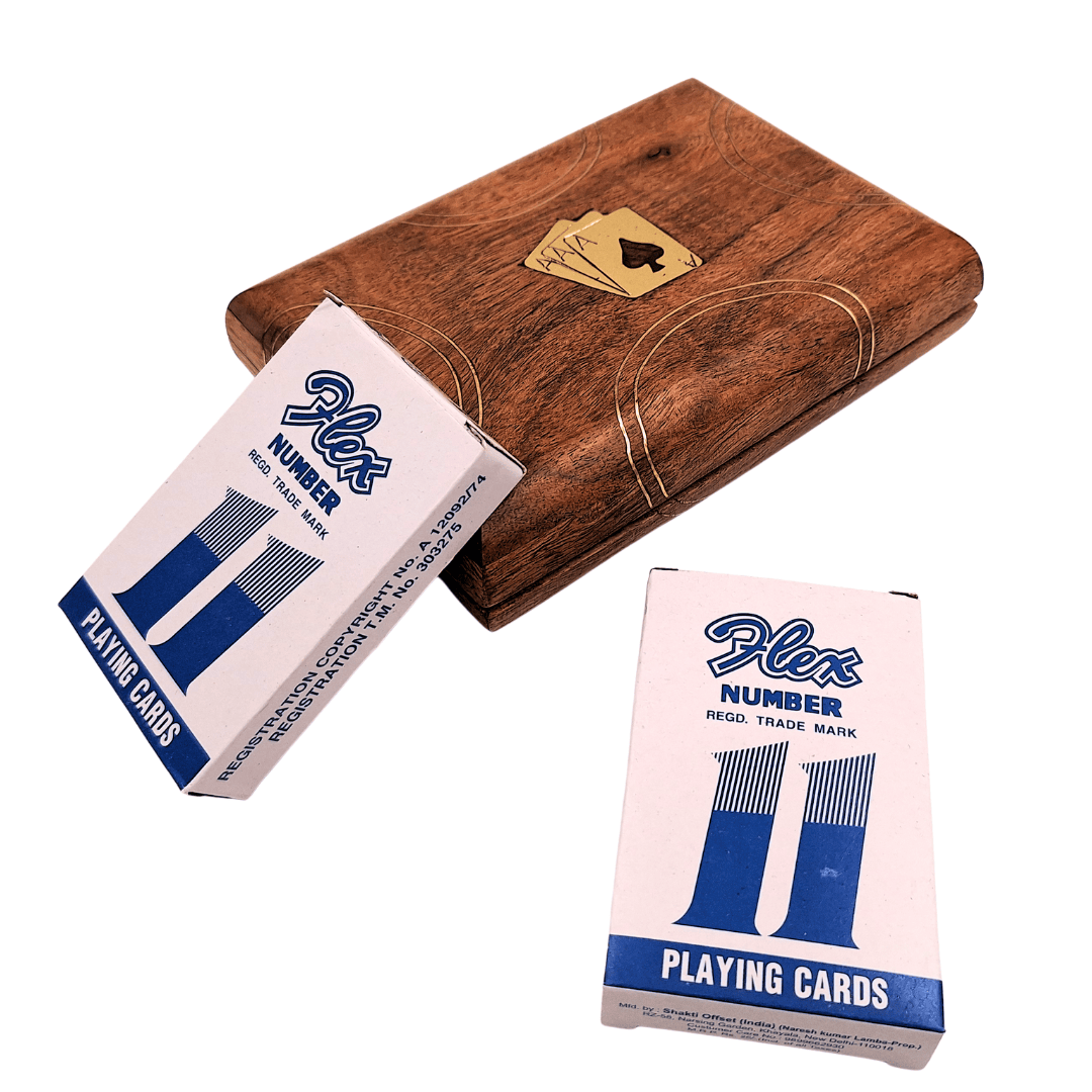Set elegant de 2 pachete de cărți în cutie de lemn, cu posibilitate de personalizare prin gravură
