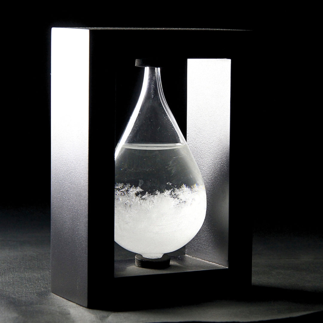 Barometru de furtună Fitzroy în suport din lemn - Picătură Storm Glass – BAW1