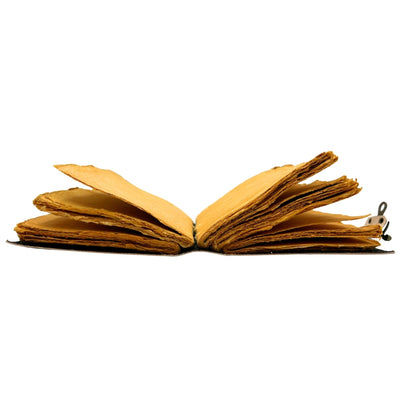 Jurnal din piele retro cu tematică marină, 200 de pagini, cu posibilitate de personalizare prin gravură, ideal ca dar pentru artiști și călători, realizat din piele naturală de capră, în culoare vintage, dimensiuni 18 x 13 cm