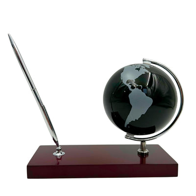 Set decorativ elegant pentru birou cu gravură personalizată - glob, suport pentru stilou din metal cromat și lemn închis la culoare