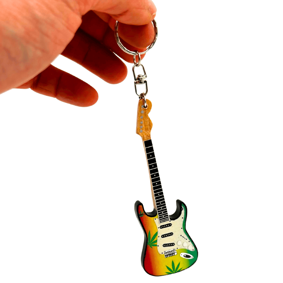 Breloc chitară Bob Marley Reggae, din mahon, cu posibilitate de personalizare prin gravură