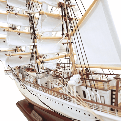 Model exclusiv al velierului Dar Młodzieży XXL 71 cm, posibilitate de personalizare prin gravură