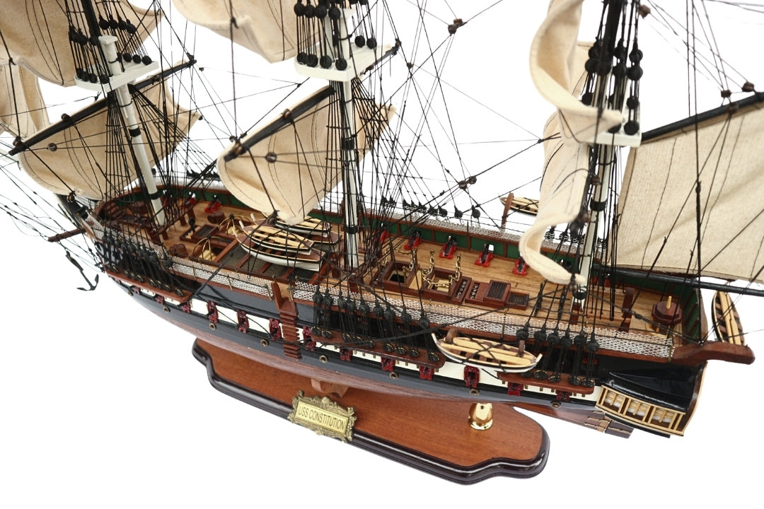 Ekskluzywny Wielki Model Żaglowca USS Constitution 100cm z Możliwością Personalizacji Grawerem