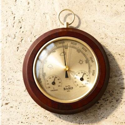 Stație meteo 3 în 1 YG386 cu gravură - termometru, barometru și higrometru elegant în carcasă rotundă din lemn