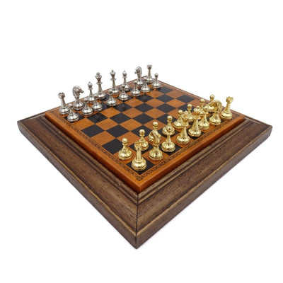 Șah magnetic exclusiv din metal Italfama 18x18 cm cu posibilitate de personalizare prin gravură – cadou elegant pentru orice ocazie, tablă de șah maro-neagră cu piese aurii-argintii