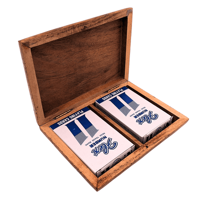 Set elegant de 2 pachete de cărți în cutie de lemn, cu posibilitate de personalizare prin gravură
