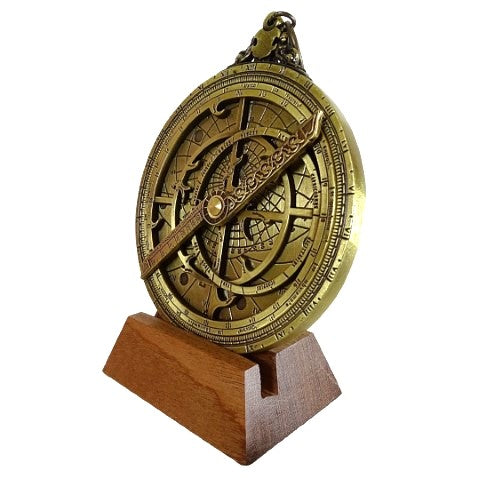 Astrolab european H32 – replică renascentistă premium, cu posibilitate de personalizare prin gravură – cadou ideal cu suport elegant din lemn – înălțime 12 cm, realizat manual cu atenție la detalii