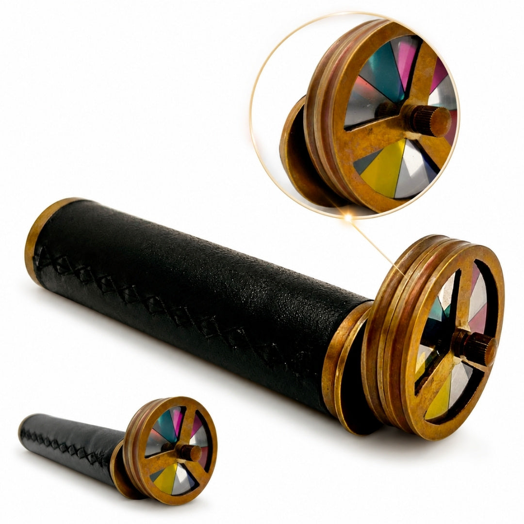Caleidoscop retro din alamă și piele, cu posibilitate de personalizare prin gravură - cadou elegant cu înălțimea de 18 cm și diametrul de 5,5 cm