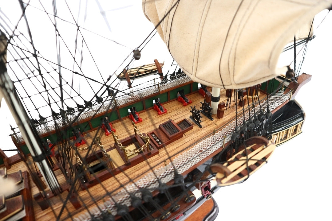 Ekskluzywny Wielki Model Żaglowca USS Constitution 100cm z Możliwością Personalizacji Grawerem