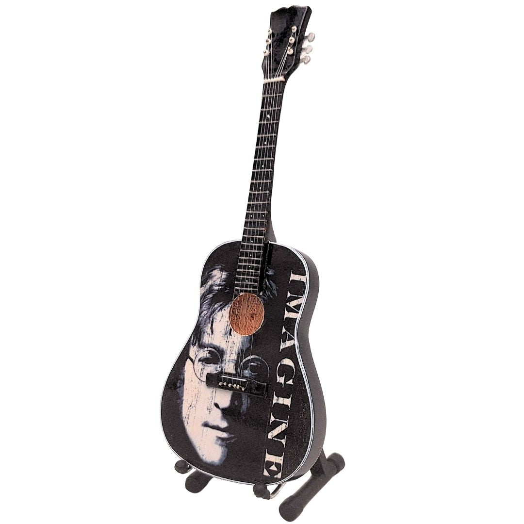 Mini-chitară decorativă John Lennon The Beatles 24 cm, cu gravură personalizată