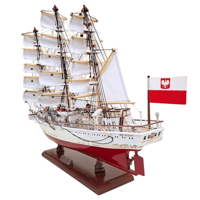 Model exclusiv al velierului Dar Młodzieży XXL 71 cm, posibilitate de personalizare prin gravură