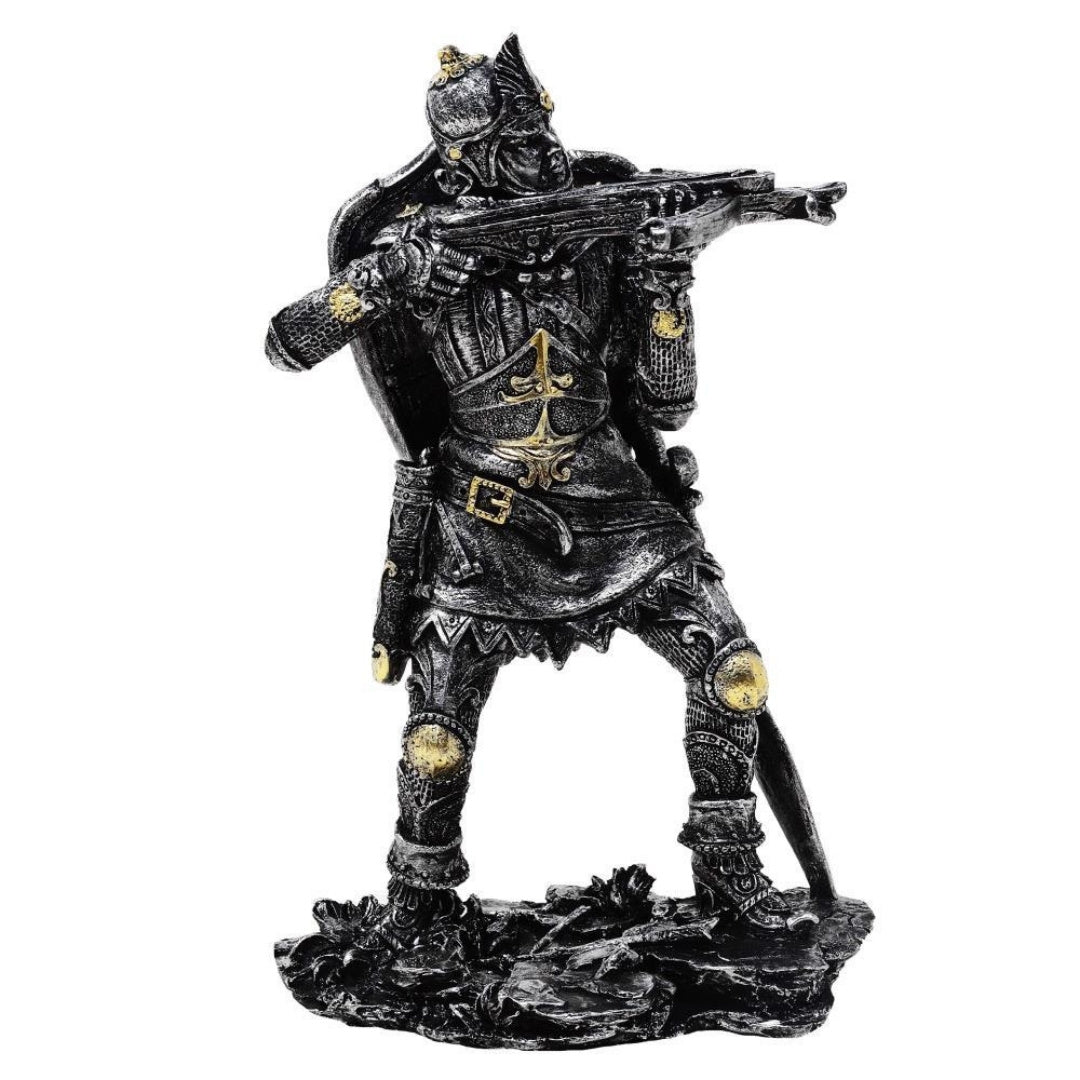 Figurină cavaler medieval cu arbaletă 20cm, cu posibilitate de personalizare prin gravură - decorațiune argintiu-aurie, cadou pentru iubitorii de istorie și fantasy - pictată manual din polirășină