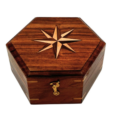 Busolă din alamă cu ceas solar în cutie elegantă din lemn - cadou ideal, cu posibilitate de personalizare prin gravare - stil retro, execuție clasică, calitate înaltă