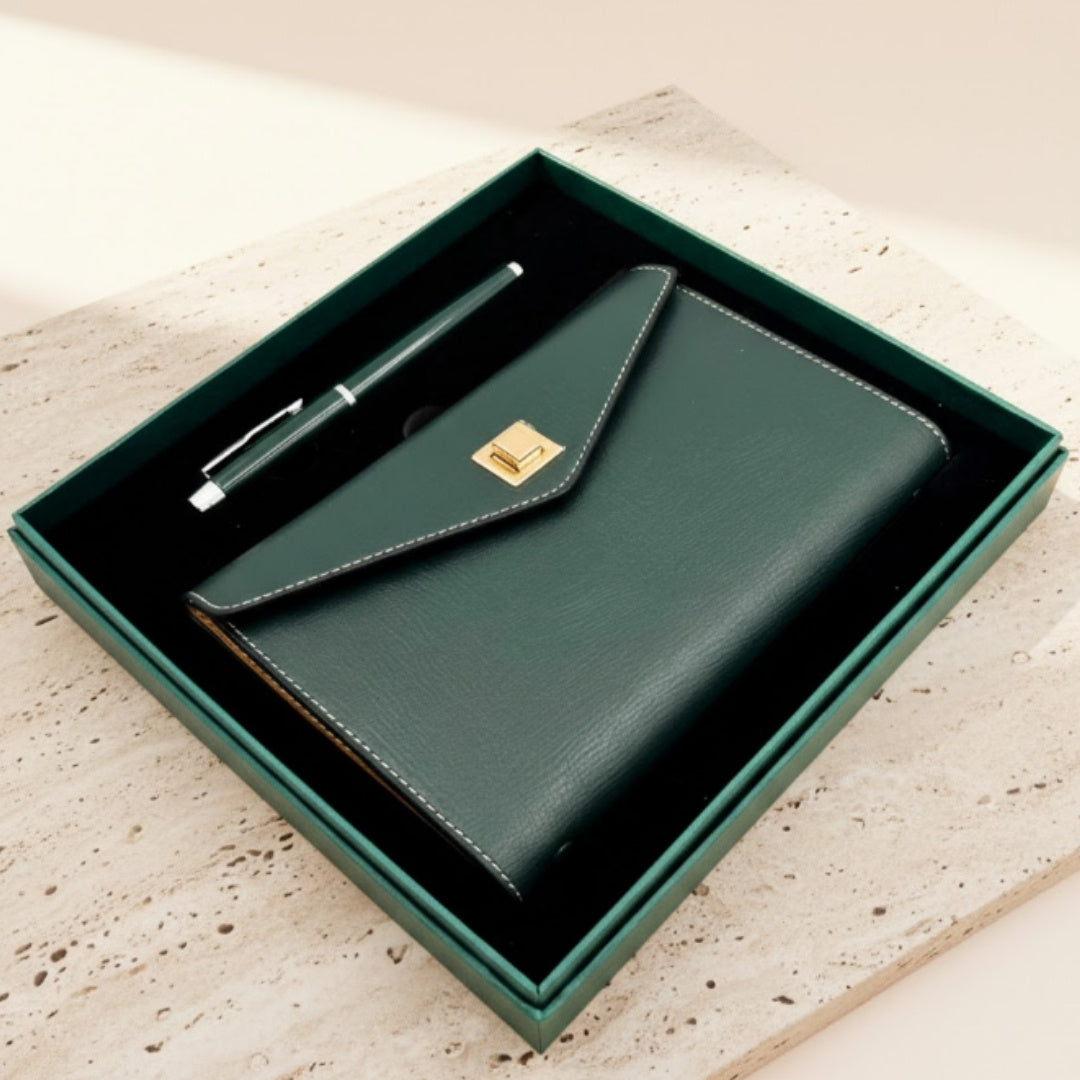 Set cadou elegant cu gravură personalizată - carnet din piele A6 cu pix de înaltă calitate în cutie de cadou luxoasă