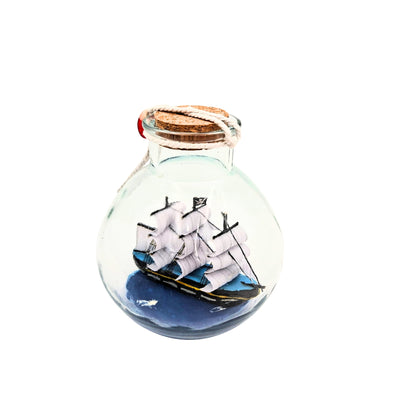 Velier miniatural în sticlă, cu posibilitate de personalizare prin gravură – decorațiune nautică clasică pentru cadou, 10 x 10 x 11 cm