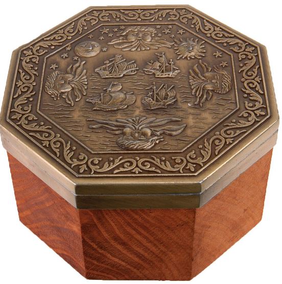Ekskluzywny Kompas Magnetyczny Cardan H43 z Mosiądzu i Drewna z Personalizowanym Grawerem