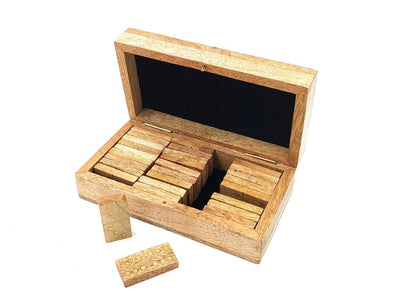 Domino din lemn de mango în cutie cu gravură - cadou personalizat pentru adulți, 28 de piese, decorațiuni din alamă, dimensiunile cutiei 15 x 8 x 4,5 cm