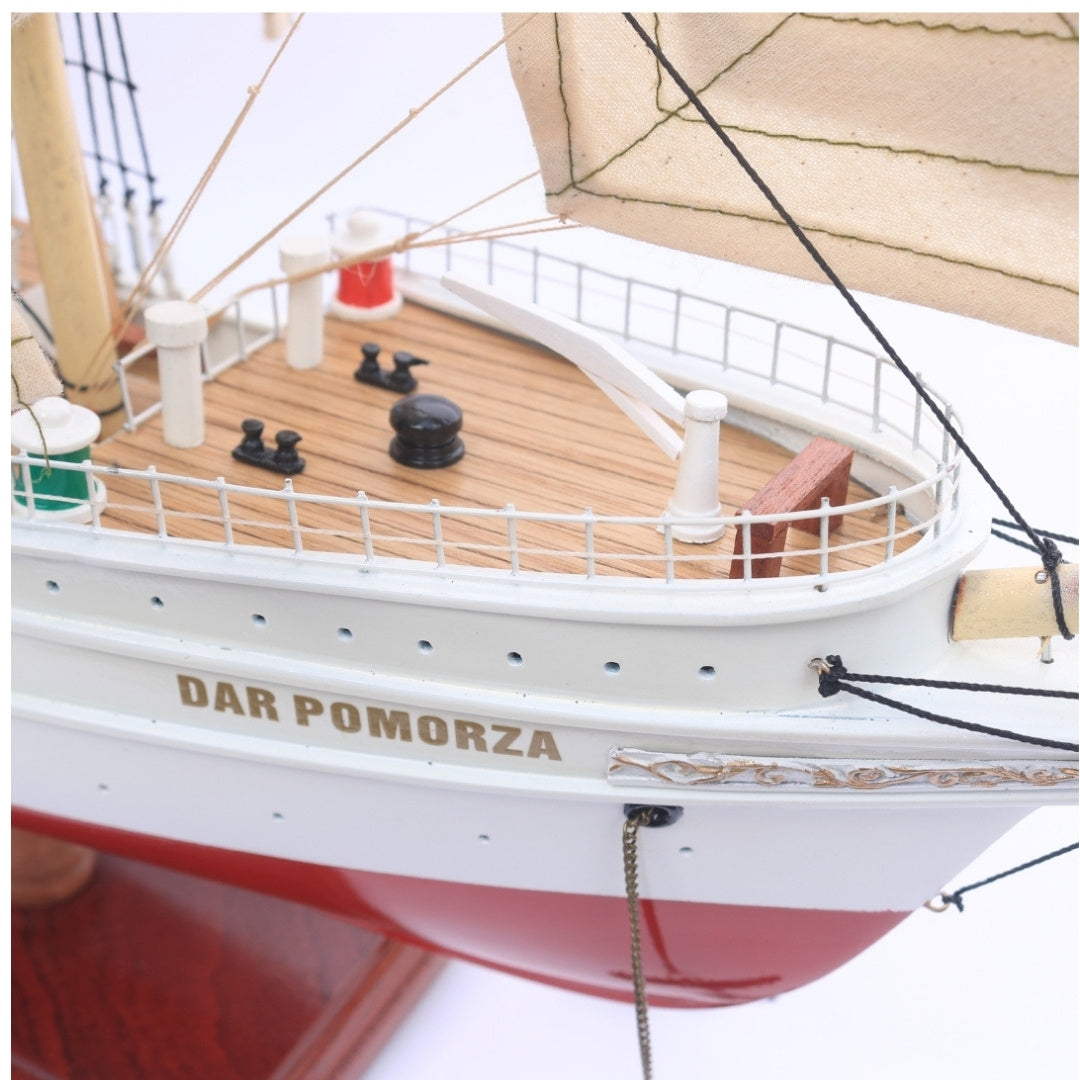 Ekskluzywny model żaglowca Dar Pomorza 82 cm z możliwością personalizacji grawerem