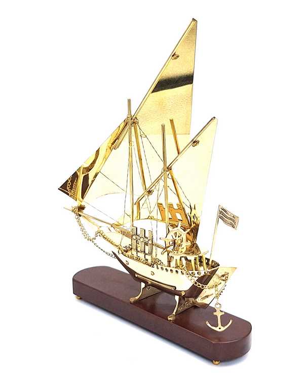 Model de navă din alamă pe bază din lemn, 43 cm, cu posibilitate de personalizare prin gravură