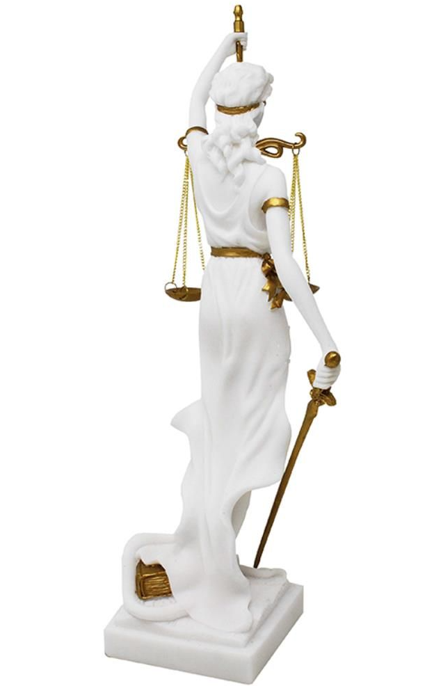 Figurka Temidy z możliwością personalizacji grawerem - elegancki prezent dla prawnika, sędziego lub studenta prawa, biała z złotymi akcentami, wysokość 35 cm, ręcznie malowana z polyresinu